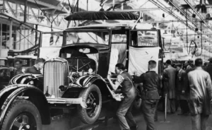 Gambar produksi massal oleh Ford Motor Company