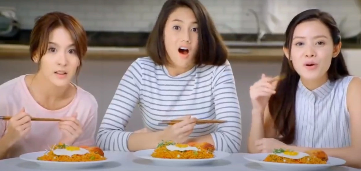 iklan produk indomie di kamboja